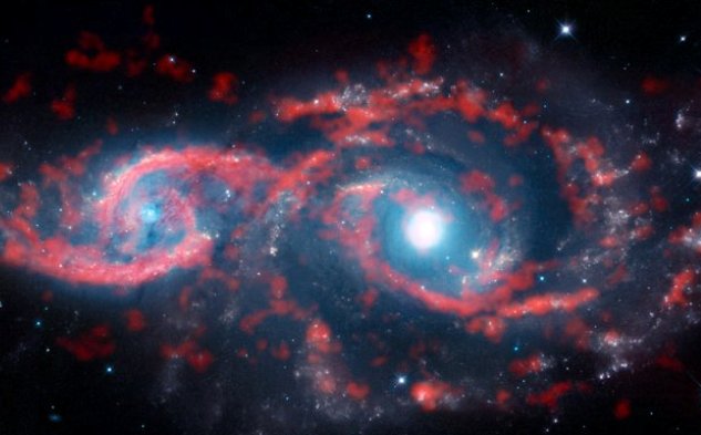 Астрономы показали снимок глаза галактики: фото