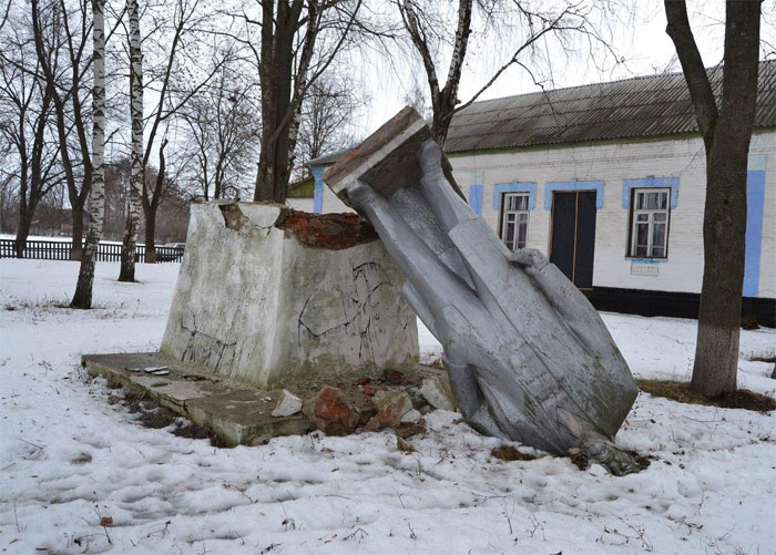 На Полтавщині вціліло близько півсотні пам'ятників Леніну