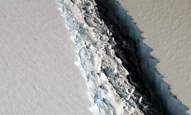 Миссия NASA обнаружила в Антарктиде трещину длиной 112 километров
