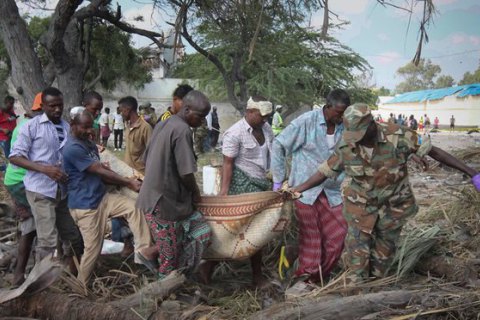 При взрыве в столице Сомали погибли 29 человек