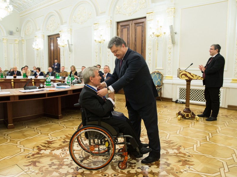 Президент вручив державні нагороди особам, що сприяють дотриманню прав людей з інвалідністю