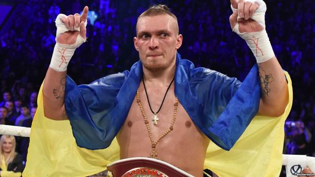 Александр Усик нокаутом подтвердил свое звание чемпиона WBO